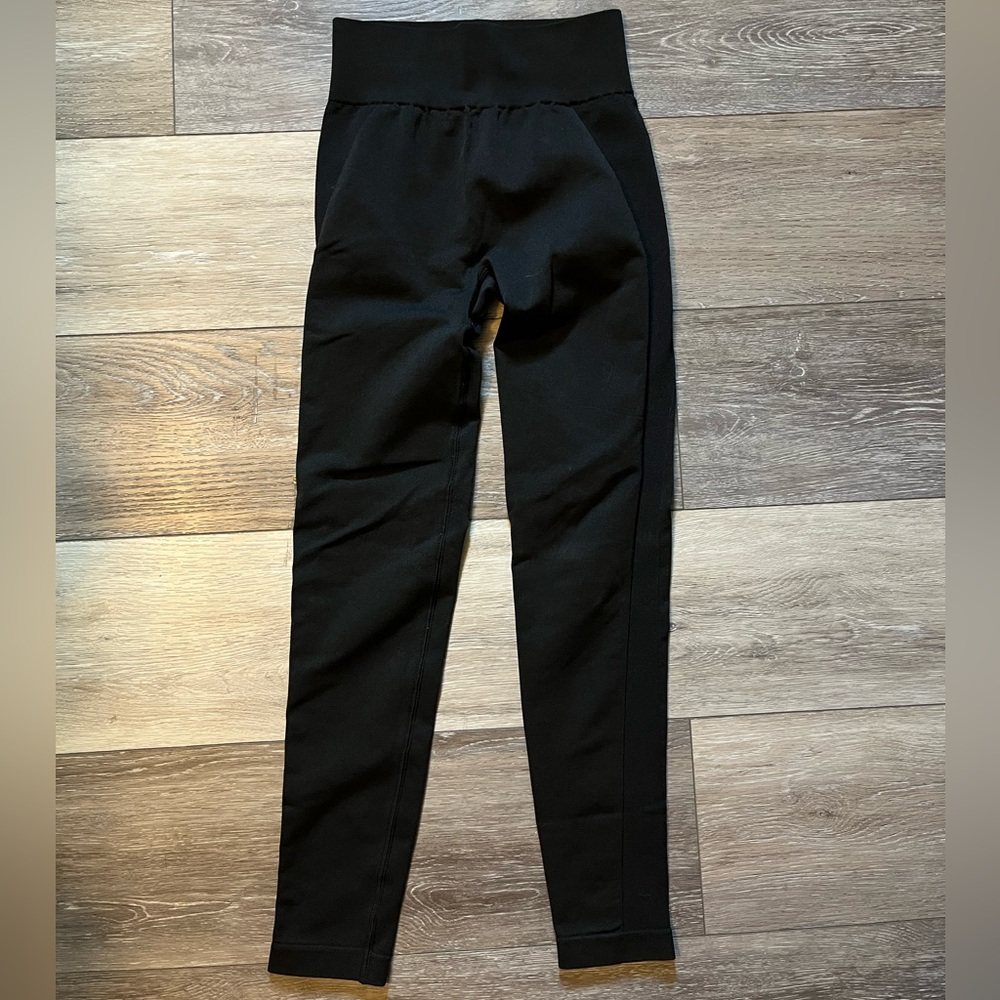 Black Seamless Gym-Shark Leggings - Picture 1 of 3